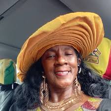 誕生日の祝福、美しい女王👑そして、もっとたくさん。 神が常にあなたを豊かに祝福し、あなたの心のすべての欲望を与えますように。  主にあって安全で生産的で健康で栄光ある週末を過ごしてください。 キリストの愛と共に、デネガル牧師バキタ(BeBe)