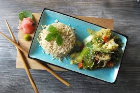 Vom brokkoli strudel bis zur brokkolicremesuppe. Hauptgericht Asiatische Gemusepfanne Vegan Sarah Klaser