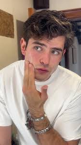 Dany Cortes's Instagram, Twitter & Facebook