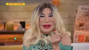 Fue en una entrevista de hace algunos años, que la artista de raíces chinas, confesó que a los 14 años conoció al padre de sus. Lyn May Presume Fertilidad A Sus 68 Anos Esta Embarazada Tiempo X