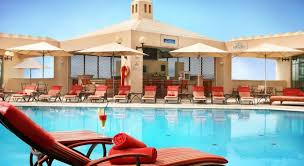 فندق ديسرت بالم دبي مستوى خمس نجوم لديهم فلل بمسبح خاص اسمها pool villa المسبح بطول 8 متر تقريبا وبعمق 1.5 متر تقريبا. Ø§Ù„Ø¨Ø³ØªØ§Ù† Ø±ÙˆØªØ§Ù†Ø§ Ø¯Ø¨ÙŠ Ø¯ÙŠØ±Ø© Ø§Ù„Ø¥Ù…Ø§Ø±Ø§Øª Ø§Ù„Ø¹Ø±Ø¨ÙŠØ© Ø§Ù„Ù…ØªØ­Ø¯Ø© Emirates Holidays