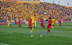 Truyền thông quốc tế đưa tin về hình ảnh 'khán giả ngập tràn' V.League 2020  | baotintuc.vn