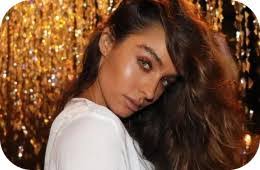 Bee Hoo's Instagram, Twitter & Facebook