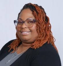 Kim Pelham's Instagram, Twitter & Facebook