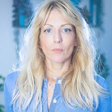 I am finally an official graduate!! A huge congrats to anyone graduating  this year too and I'm so pleased to be graduating with a 2.1 in Economics  with Business!😀👩‍🎓 It has been