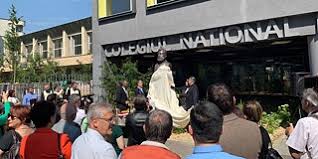 Vă prezentăm videoclipul realizat de colegii de la pro patria, la colegiul naţional bilingv „george coşbuc din capitală, activitate organizată în cadrul proiectului ziua armatei româniei în şcoli. Colegiul NaÈional George Cosbuc Pasch Initiative