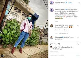 Jual berbagai celana jeans wanita terbaru di bukalapak dengan harga termurah. Cuma Pergi Ke Atm Ootd Zaskia Mecca Bikin Tercengang Hijab Dream Co Id