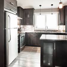 Cuisines Beauregard Cuisine Realisation 357 Armoires De Cuisine Style Transitionnel En Melamine P Home Decor Kitchen Interior Design Kitchen Kitchen Design