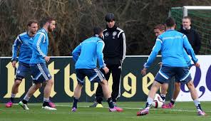 Alle infos zum verein deutschland (nationalmannschaft) ⬢ kader, termine, spielplan, historie ⬢ wettbewerbe: Dfb Trainingsanzug In Blau