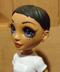 Noch mehr Umgestaltungen, die ich gemacht habe : r/RainbowHigh