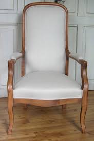 Une Petite Touche De Naturel Pour Un Petit Coup De Jeune Cote Sieges Tapissier A Brest Restauration Ameublement Relooking Meuble Mobilier De Salon Fauteuil Design