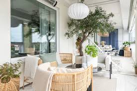 Une Terrasse Parfaitement Amenagee Pour Un Appartement Avec Vue Planete Deco A Homes World En 2020 Terrasse Appartement Design Appartement