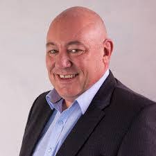 Murray Walton's Instagram, Twitter & Facebook