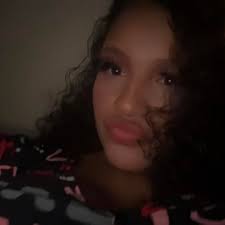 I'm 6 mos pregnant and my feet are swollen 😔 should i be worried?!