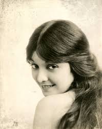 File:Lila Lee, silent film actress (SAYRE 5388).jpg