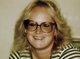 Can you dye a blue and white shirt to match a double headstone?