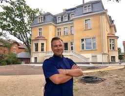 Günther johannes jauch (* 13. Michael Sauerbier On Twitter Exklusiv So Sieht S Aus In Gunther Jauch S Potsdam Er Restaurant Villa Kellermann By Tim Raue Elefantensalon Salon Alter Fritz Gruner Salon Am 25 September Ist Eroffnung Bild Berlin