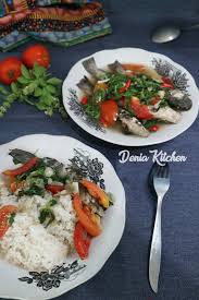 Namun, jauhnya lokasi kerja, lalu lintas yang padat, dan deadline yang ketat, membuat kita tidak memiliki. Resep Sup Ikan Kuah Bening Ala Desa Mama Denia Kitchen