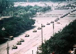 Naturally, more people than usual would look up pictures from the 1989 protests on that day. Here Is The Original Uncropped Photo Of Tank Man At Tiananmen Square By Jeff Widener June 5 1989 Pics