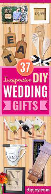 Cheap Wedding Gift Ideas Diy Wedding Gifts You Can Make On A Budget Quick And Easy Ideas For H Diy Wedding Gifts Cheap Wedding Gifts Handmade Wedding Gifts