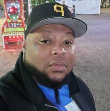 Who has better vocals, Mario or Chris Brown?