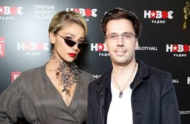 📮galkinmaxim13@gmail.com по вопросам организации концертов: Novyj Vypusk Shou Nasti Ivleevoj Maksim Galkin Ob Otnosheniyah S Alloj Pugachevoj Zvonke Kirkorovu I Parodii Na Putina