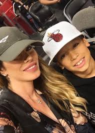 Scopriamo tutti i segreti del rapporto tra aida yespica e il figlio, il piccolo aron ferrari. Aida Yespica Height Weight Age Boyfriend Family Facts Biography