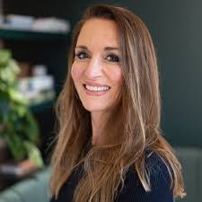 Fallon Lowe's Instagram, Twitter & Facebook