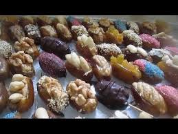 تمر محشي بثلاث حشوات مختلفة Recette Dattes Farcies Youtube Food Recipes Cooking Recipes