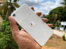 Apple iphone se (2020) smartphone. Apple Iphone Se 2020 Review Dainty But Powerful Deccan Herald