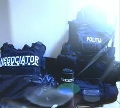 Doar nu au americanii drepturi de autor pe efecte. Ca In Filme Interventie A Unui Negociator Si A Politistilor De La Actiuni Speciale Dupa Un Apel 112