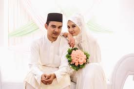 I have been married four years and legally divorced for 2 years with a child lost one to cancer. Malays Ethnic Group Wikipedia