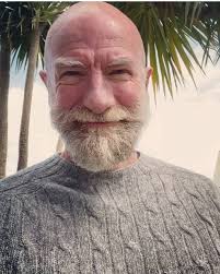 Robert The Bruce standing proud in the sun outside of Stirling Castle  👑🏰🏴󠁧󠁢󠁳󠁣󠁴󠁿