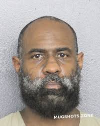 Stefan Mcglashan's Instagram, Twitter & Facebook