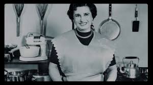 The latest edition of doña petrona's recipes reached number 103 on june 29, the lady's birthday the book was launched at the museo doña petrona c. Efemerides Dona Petrona De Gandulfo Youtube