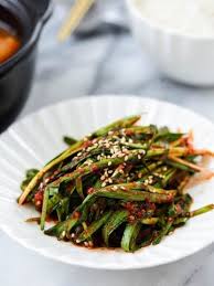 Uncooked foods make up around 75% of the diet. Vegetables Korean Bapsang