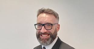 Tim Rowlands's Instagram, Twitter & Facebook