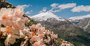 厄尔布鲁士山：欧洲最高峰- 旅行指南、路线与传说| Big Country ...