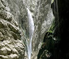 Eine frau wurde inzwischen tot geborgen. Path Along The Klamm Picture Of Hollentalklamm Grainau Tripadvisor