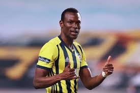 Subscribe kayserispor president berna gözbaşı announced that they transferred mame thiam in a post on her social media account. Fenerbahceli Mame Thiam Diyarbakir Da Okul Yeniletti