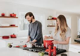 Cocinar con los más pequeños de la casa es un verdadero placer, tanto para ellos como para los padres, tíos o abuelos. Cinco Canales De Youtube Para Aprender A Cocinar En Casa Womennow