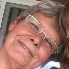 Water fountain replacement plug for cracked outlet