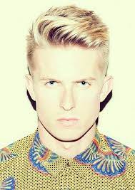21 Meilleur Couleur Des Cheveux Pour Les Hommes Coiffures Elegantes Et Modernes Men Hair Color Blonde Guys Thick Hair Styles