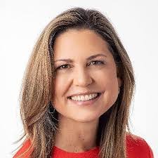 Lisa Hufford's Instagram, Twitter & Facebook