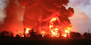 The fire burned for about three hours before crews were able to extinguish it. Huge Explosion Five Seriously Injured In Pertamina Refinery Blaze Upstream Online
