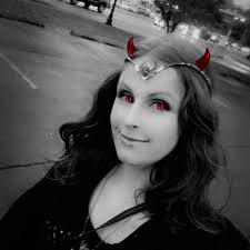 Anna Harlan (@newsjunkie0214)