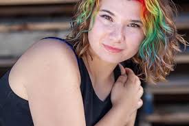 Getting some editing done for this colorful senior @egg_eggington3 and  loving these photos we captured her fun personality and expression of the  love of art .