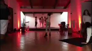 Así fue como inauguramos la navidad en Heredia ⛄🤶🏻🎅🏻🎄 . . #navidad  #señoraclaus #omardengo #municipalidaddeheredia #betsymadriz #actriz  #actuación...