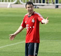 Chi piange per la maglia non sarà mai dimenticato. Mark Van Bommel Joins Ac Milan The Independent The Independent