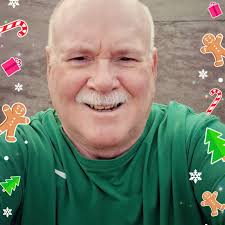 Who are the new owners of Little Red Caboose ice cream shop?